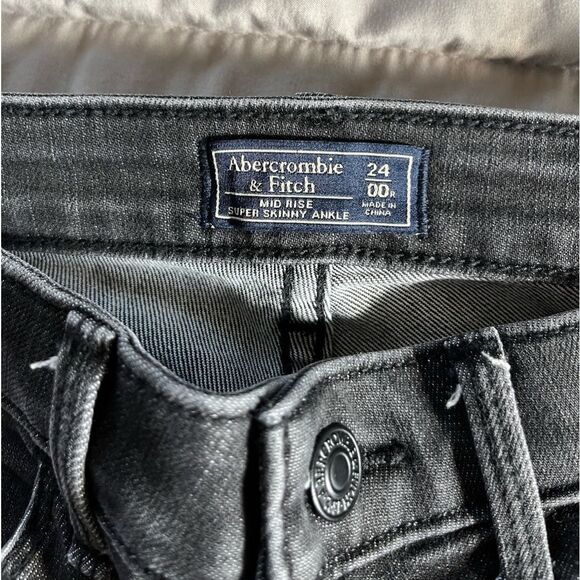 Abercrombie & Fitch Star Embroidered Black Mid Rise Skinny Ankle Jeans 24/00 - Picture 5 of 8